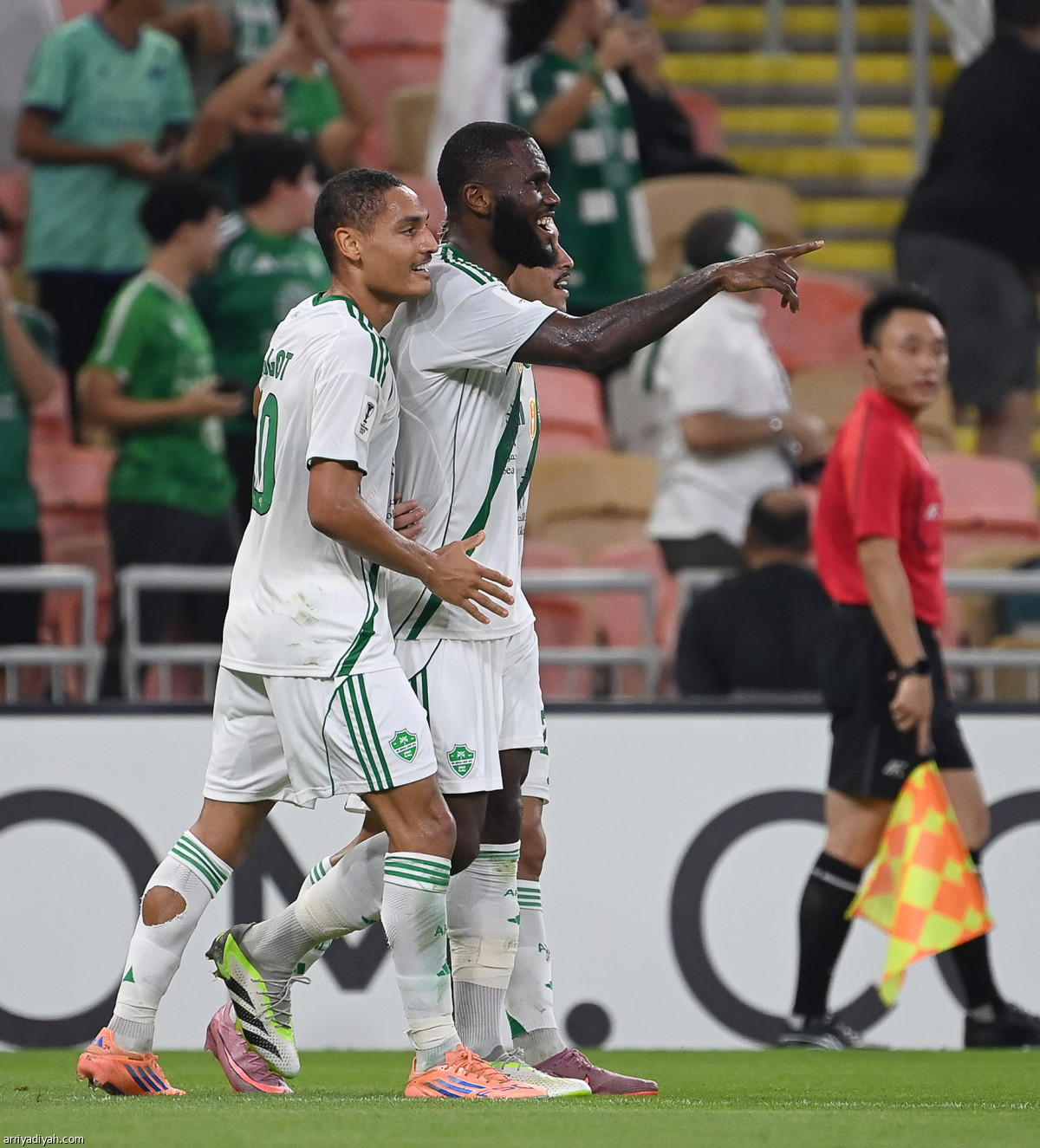 حامل اللقب يتألق