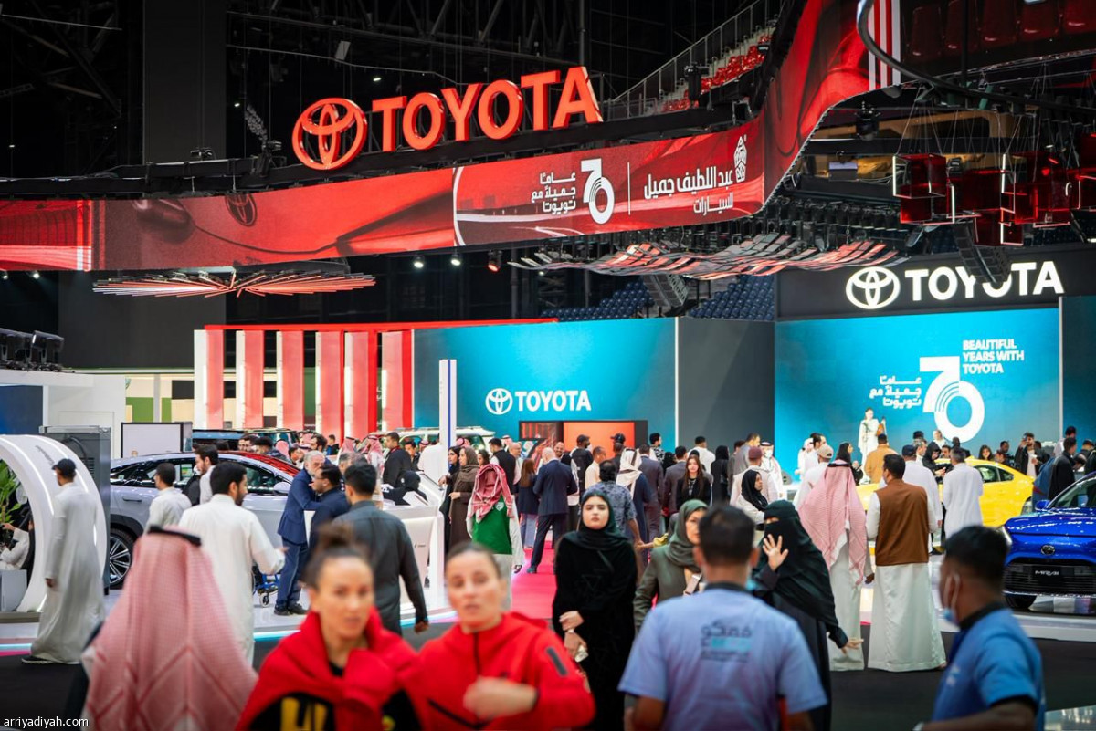 معرض السيارات ينطلق