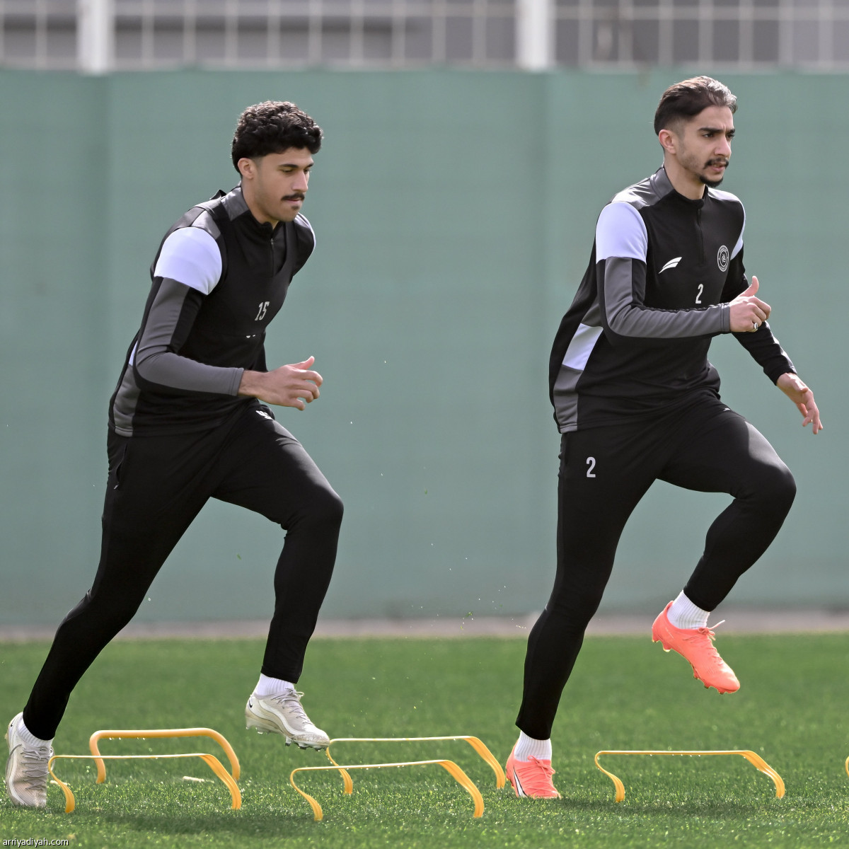 توافد شبابي